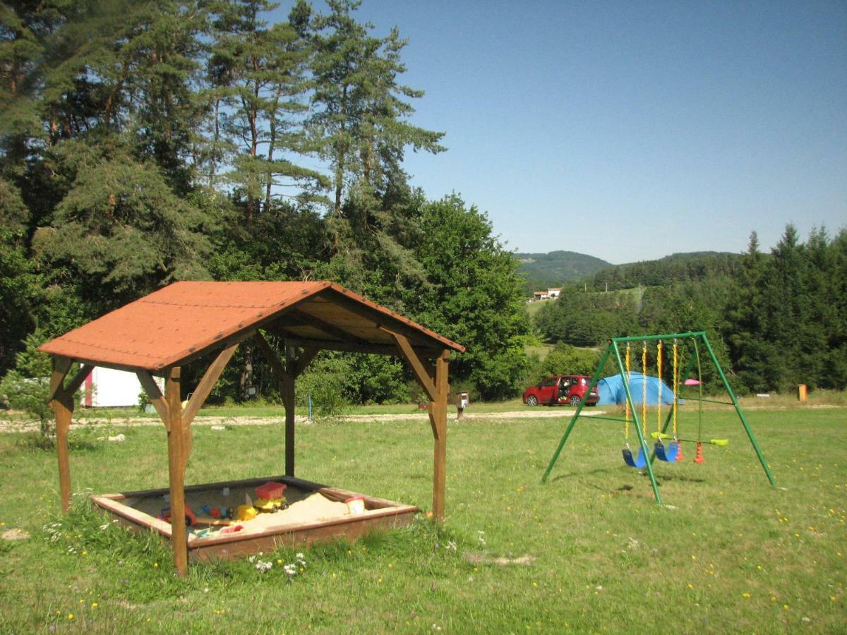 Camping La Vallee Verte Ambert Zewnętrze zdjęcie